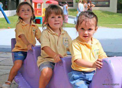 Niños jugando inicial